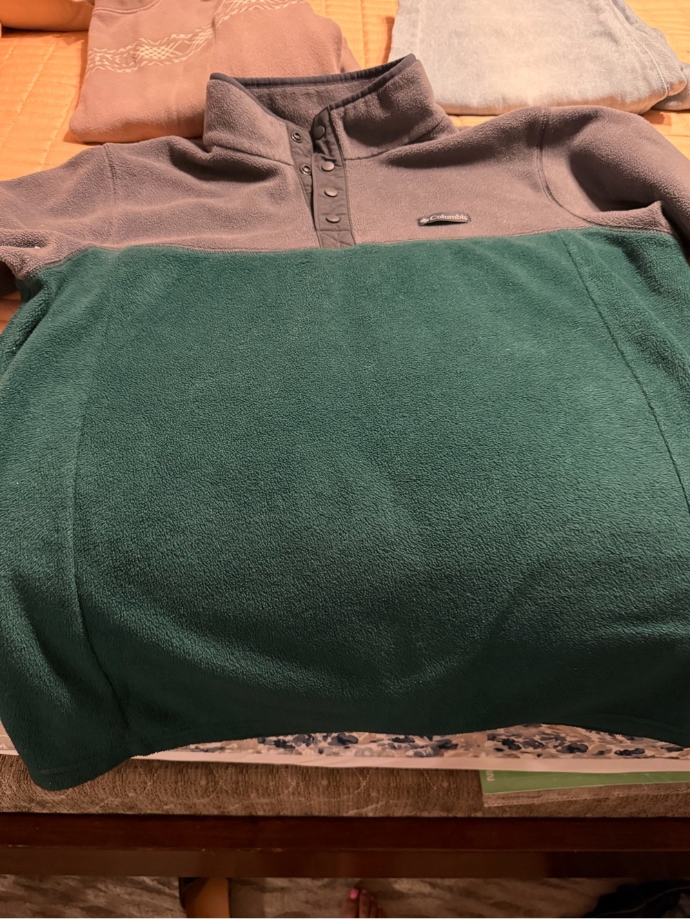 Columbia Two-Tone Crewneck Fleece - Green & Gray